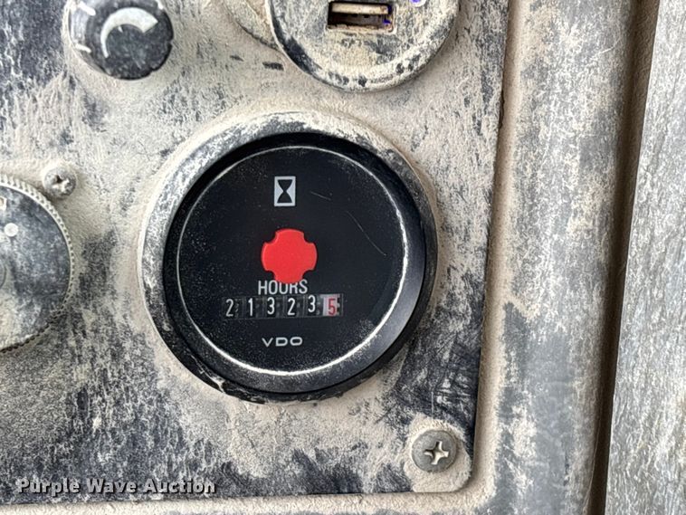 image for item FG0380 2001 Volvo L150D wheel loader