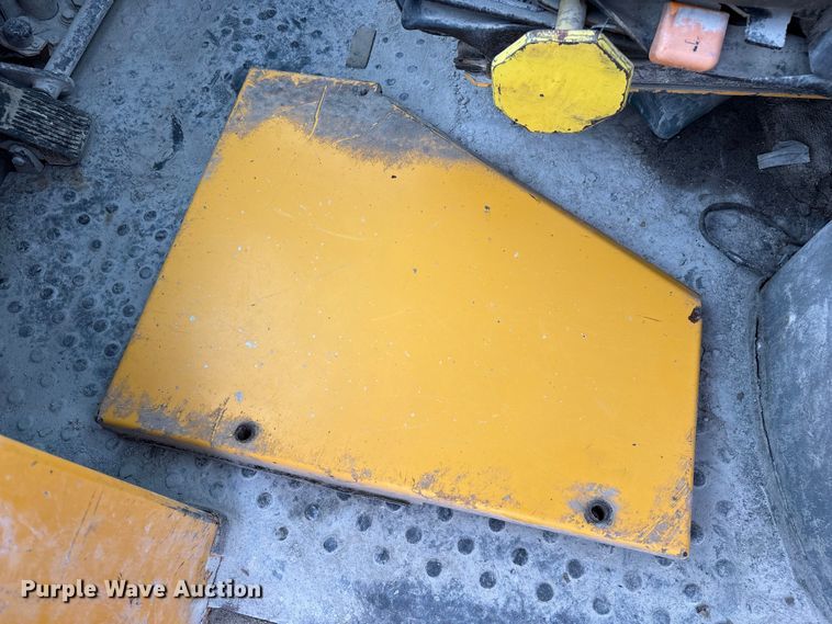 image for item FG0380 2001 Volvo L150D wheel loader