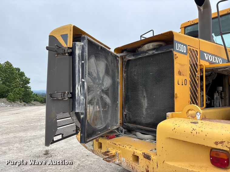 image for item FG0380 2001 Volvo L150D wheel loader