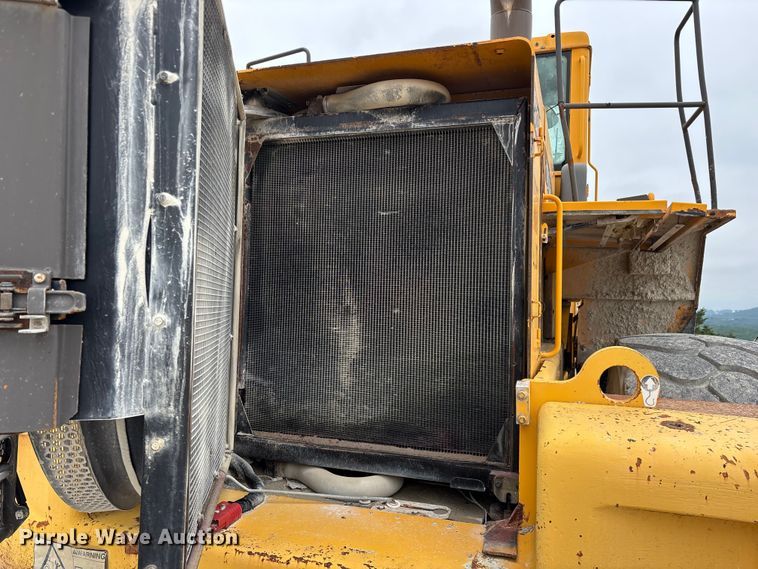image for item FG0380 2001 Volvo L150D wheel loader