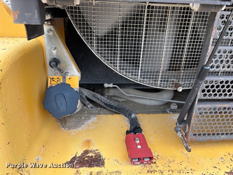 image for item FG0380 2001 Volvo L150D wheel loader