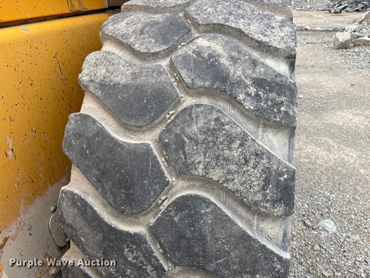 image for item FG0380 2001 Volvo L150D wheel loader