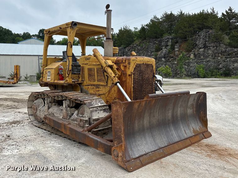image for item FG0381 1977 Caterpillar D6D dozer