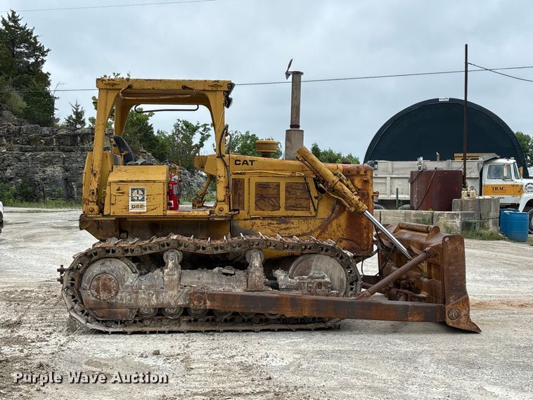 image for item FG0381 1977 Caterpillar D6D dozer