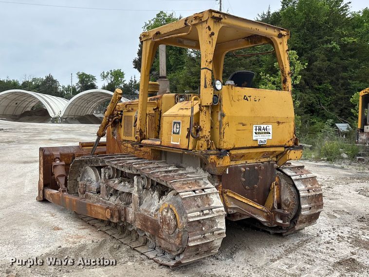image for item FG0381 1977 Caterpillar D6D dozer
