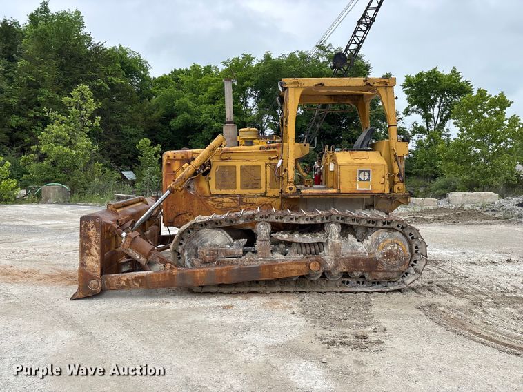 image for item FG0381 1977 Caterpillar D6D dozer