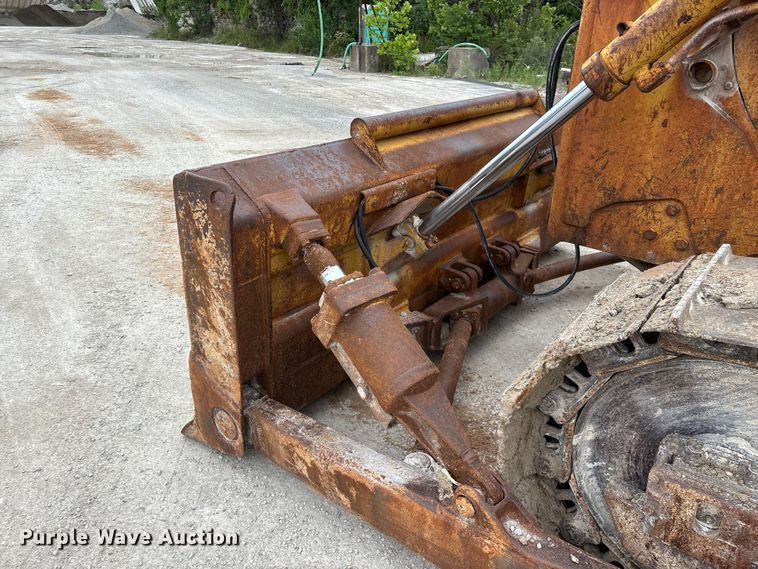 image for item FG0381 1977 Caterpillar D6D dozer
