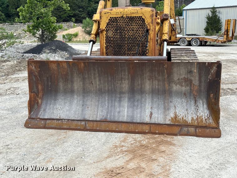 image for item FG0381 1977 Caterpillar D6D dozer