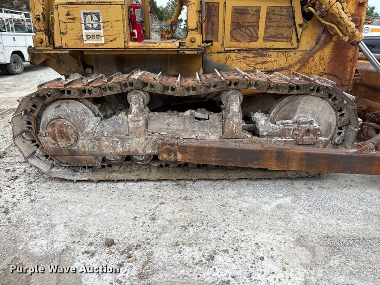 image for item FG0381 1977 Caterpillar D6D dozer