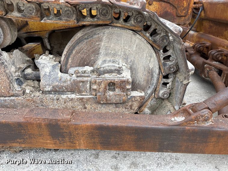 image for item FG0381 1977 Caterpillar D6D dozer
