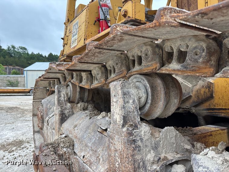 image for item FG0381 1977 Caterpillar D6D dozer