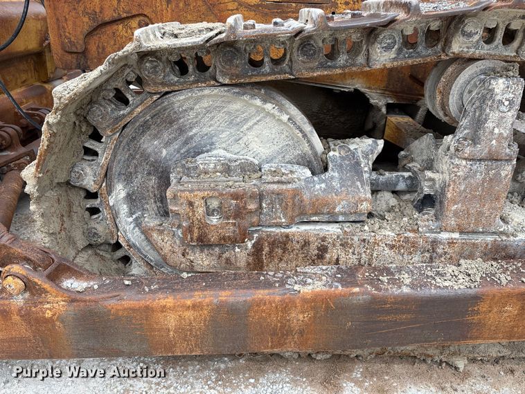 image for item FG0381 1977 Caterpillar D6D dozer