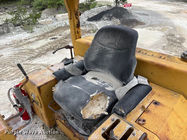 image for item FG0381 1977 Caterpillar D6D dozer