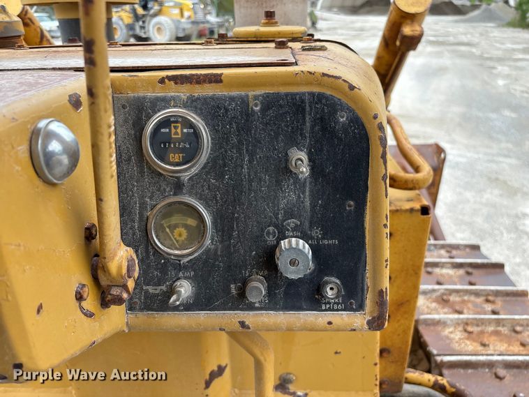 image for item FG0381 1977 Caterpillar D6D dozer