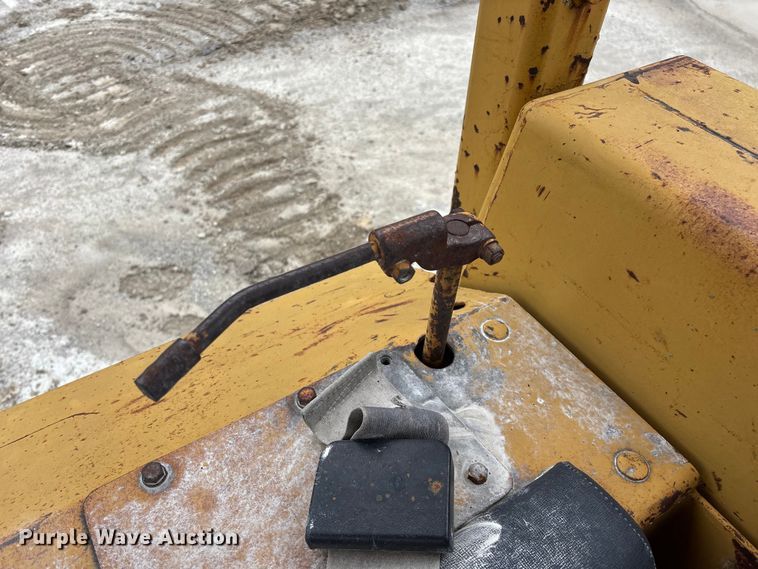 image for item FG0381 1977 Caterpillar D6D dozer