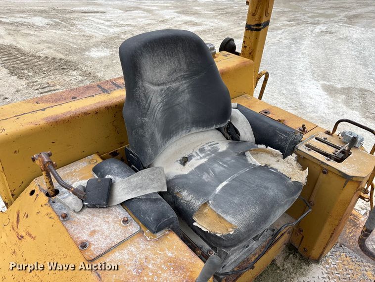 image for item FG0381 1977 Caterpillar D6D dozer