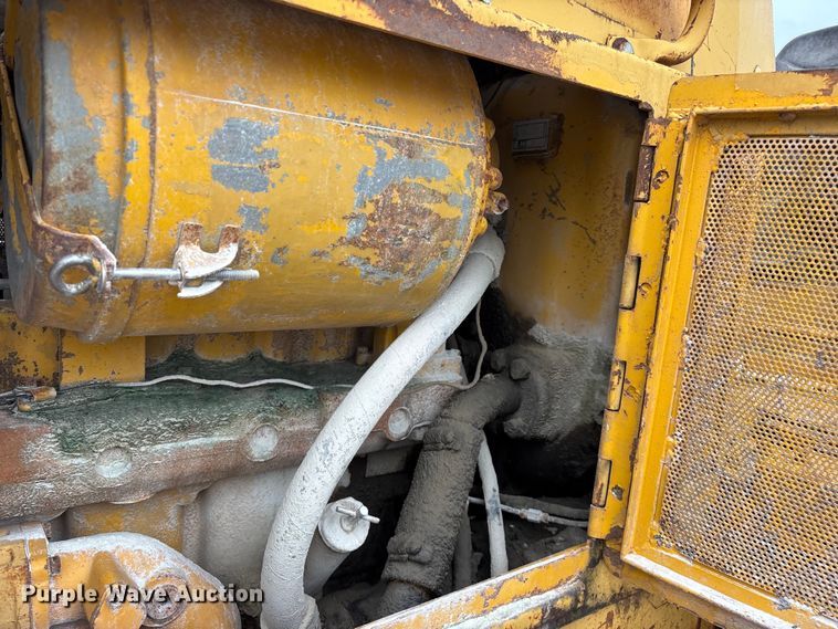 image for item FG0381 1977 Caterpillar D6D dozer