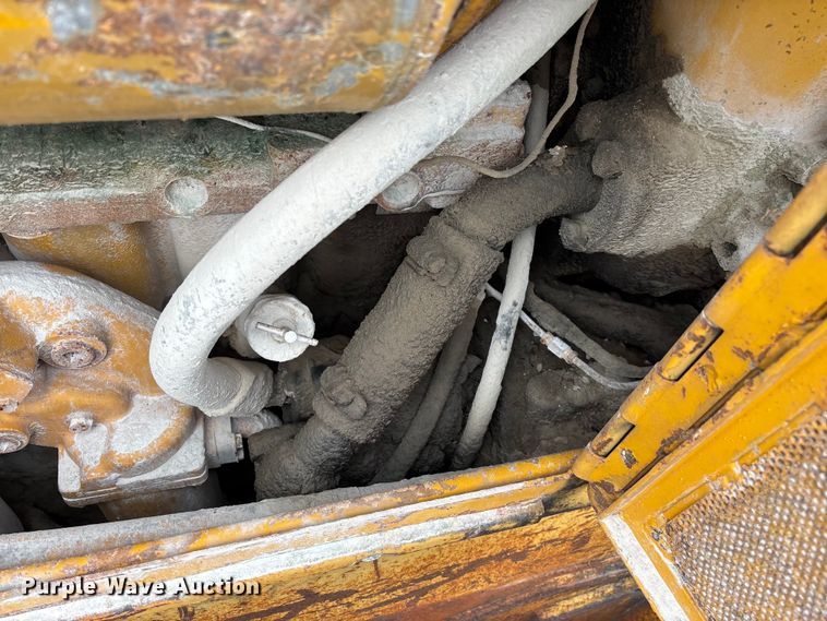 image for item FG0381 1977 Caterpillar D6D dozer