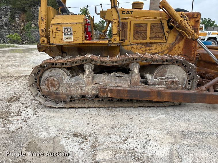 image for item FG0381 1977 Caterpillar D6D dozer