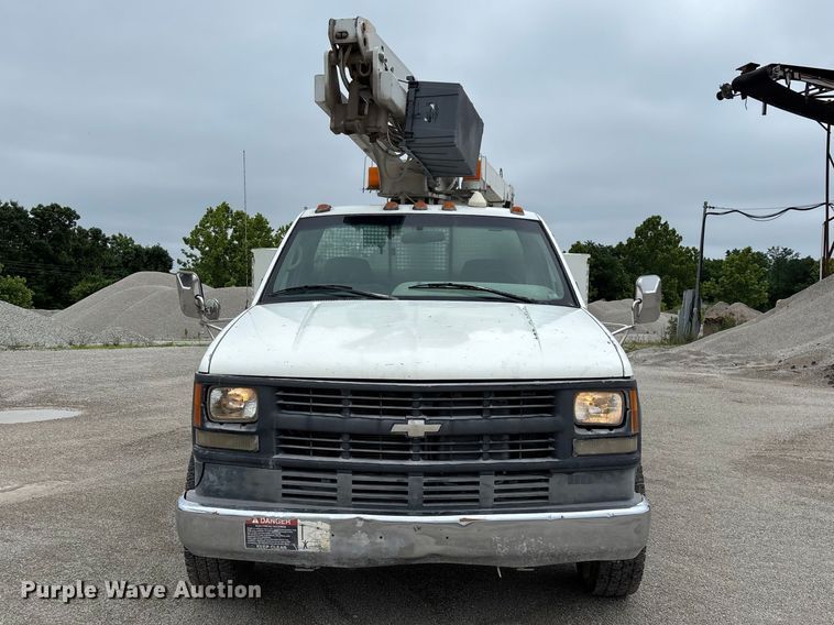 image for item FG0382 1996 Chevrolet C3500 bucket truck