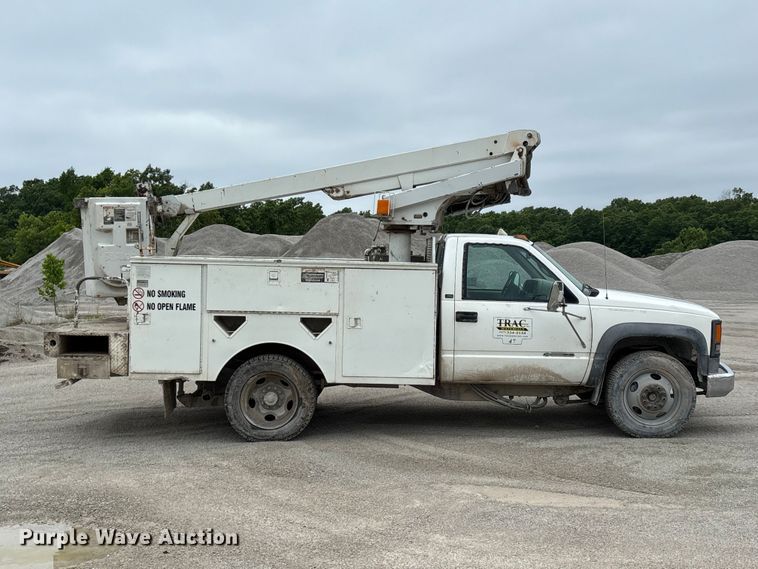 image for item FG0382 1996 Chevrolet C3500 bucket truck