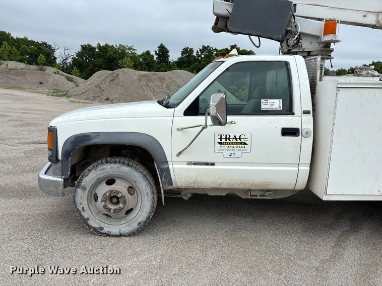 image for item FG0382 1996 Chevrolet C3500 bucket truck