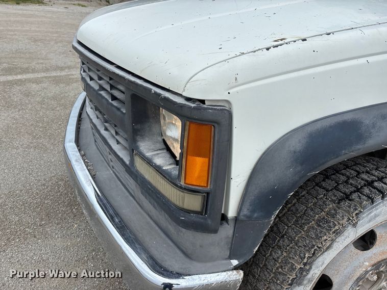 image for item FG0382 1996 Chevrolet C3500 bucket truck