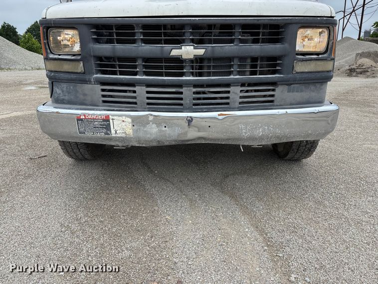 image for item FG0382 1996 Chevrolet C3500 bucket truck