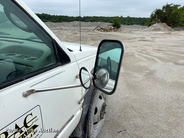 image for item FG0382 1996 Chevrolet C3500 bucket truck