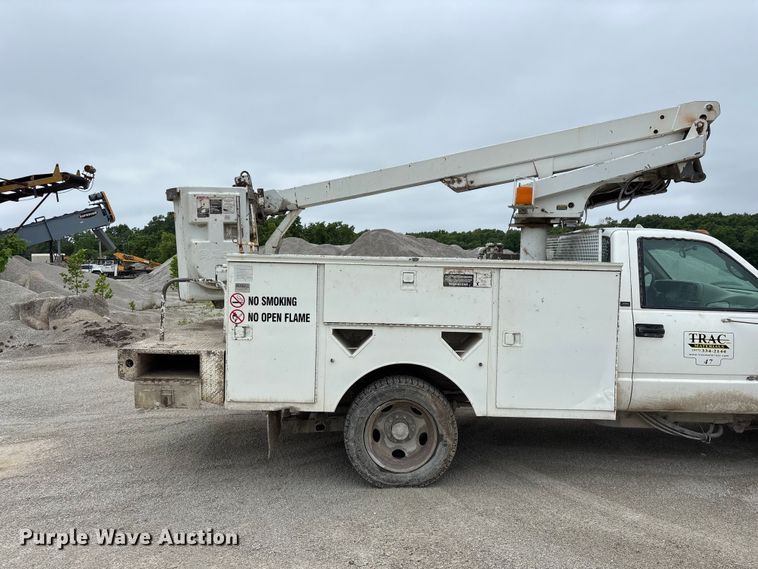 image for item FG0382 1996 Chevrolet C3500 bucket truck
