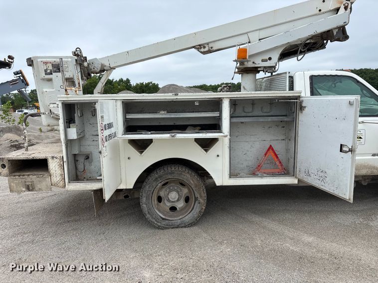 image for item FG0382 1996 Chevrolet C3500 bucket truck