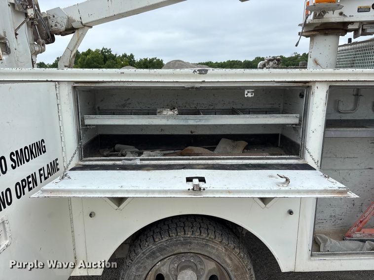 image for item FG0382 1996 Chevrolet C3500 bucket truck