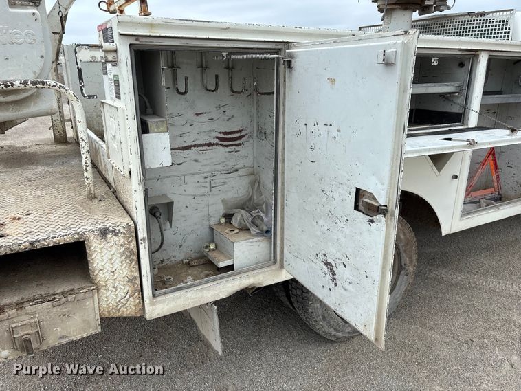 image for item FG0382 1996 Chevrolet C3500 bucket truck