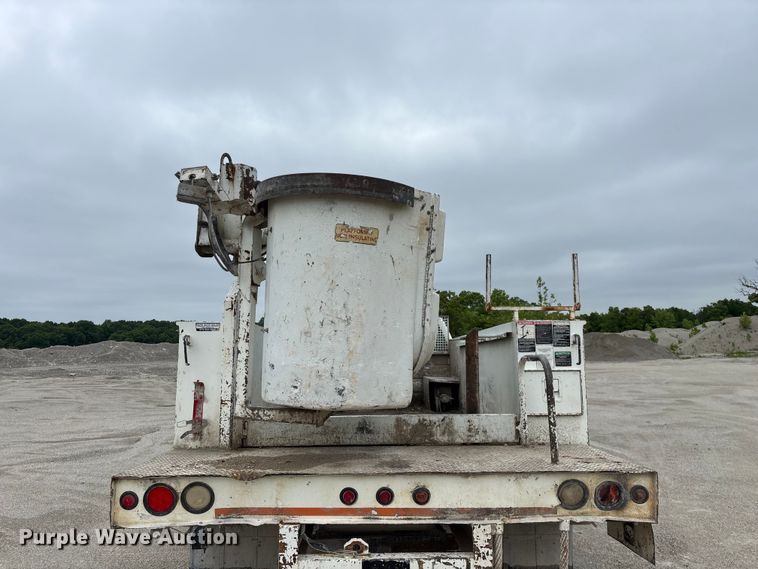 image for item FG0382 1996 Chevrolet C3500 bucket truck