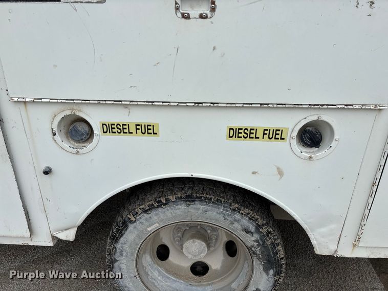 image for item FG0382 1996 Chevrolet C3500 bucket truck