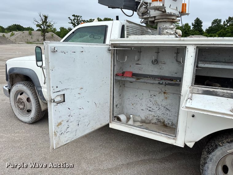image for item FG0382 1996 Chevrolet C3500 bucket truck