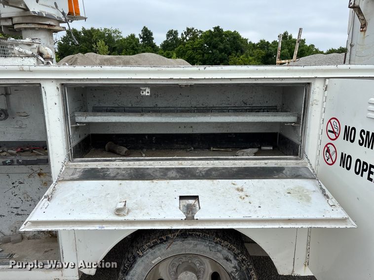 image for item FG0382 1996 Chevrolet C3500 bucket truck