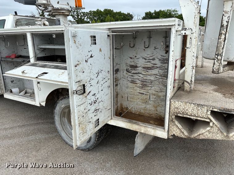 image for item FG0382 1996 Chevrolet C3500 bucket truck