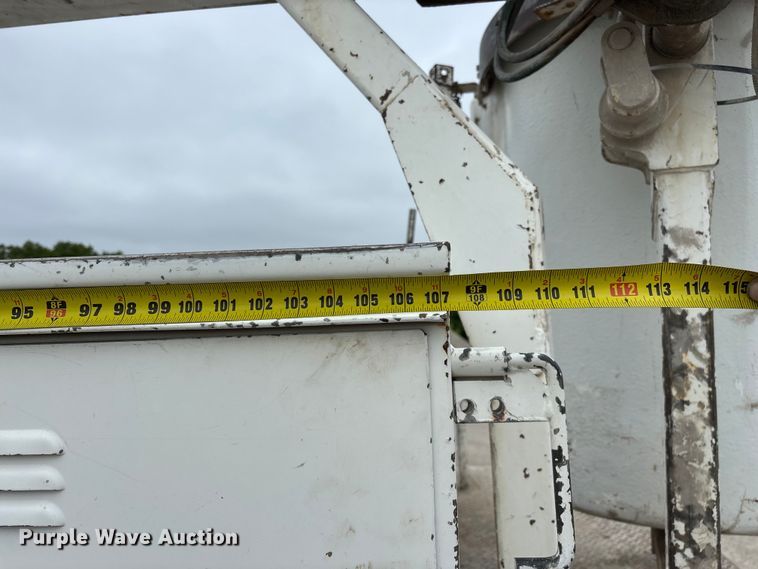 image for item FG0382 1996 Chevrolet C3500 bucket truck