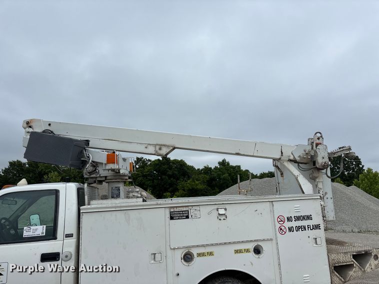 image for item FG0382 1996 Chevrolet C3500 bucket truck