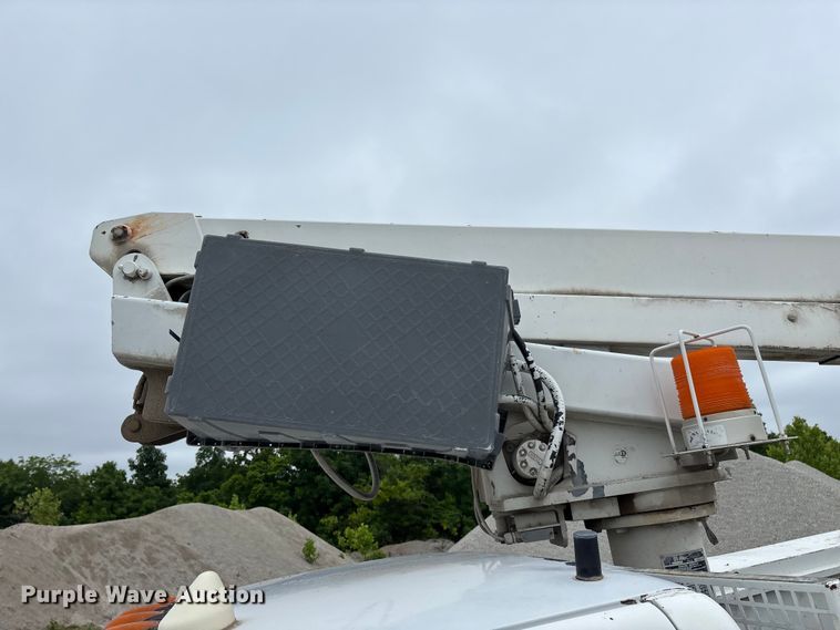 image for item FG0382 1996 Chevrolet C3500 bucket truck