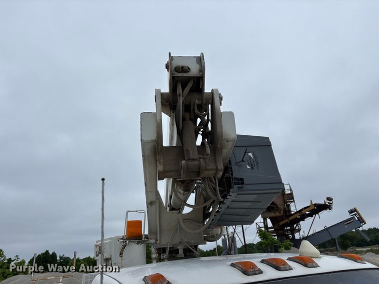 image for item FG0382 1996 Chevrolet C3500 bucket truck