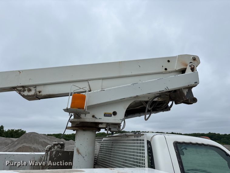 image for item FG0382 1996 Chevrolet C3500 bucket truck