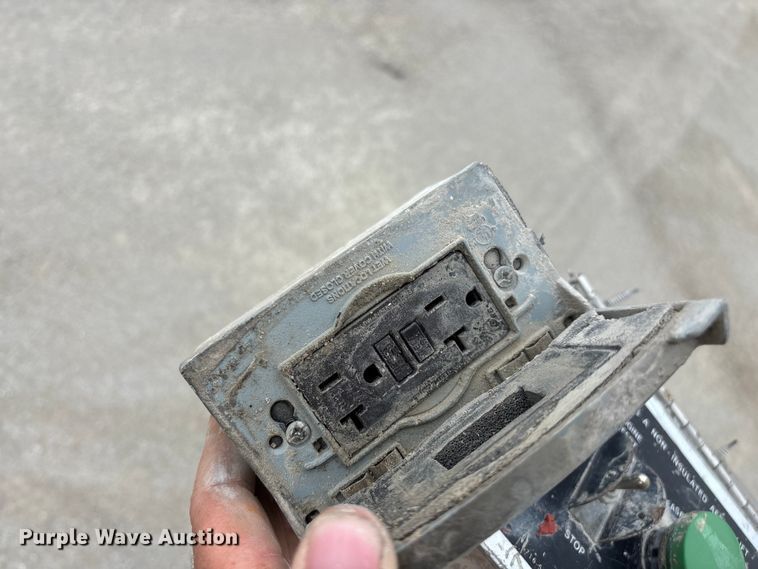 image for item FG0382 1996 Chevrolet C3500 bucket truck