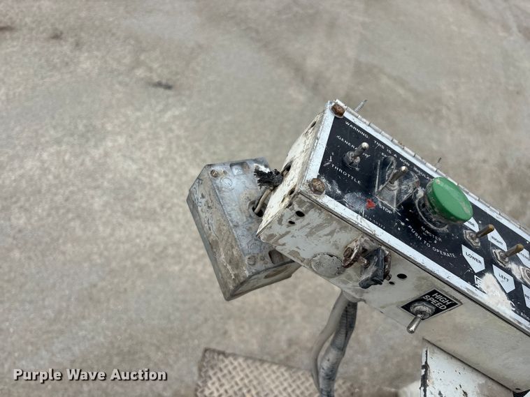 image for item FG0382 1996 Chevrolet C3500 bucket truck