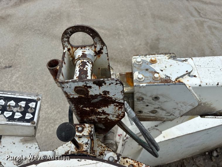 image for item FG0382 1996 Chevrolet C3500 bucket truck