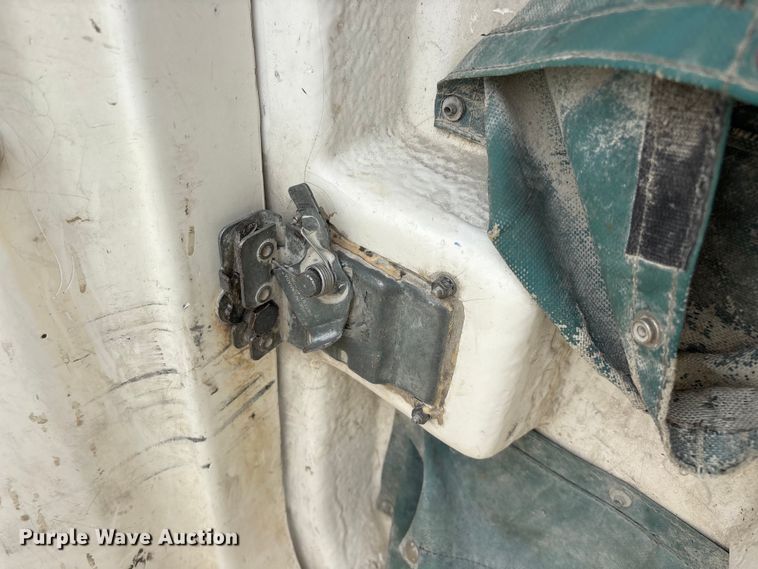 image for item FG0382 1996 Chevrolet C3500 bucket truck