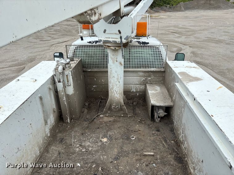 image for item FG0382 1996 Chevrolet C3500 bucket truck