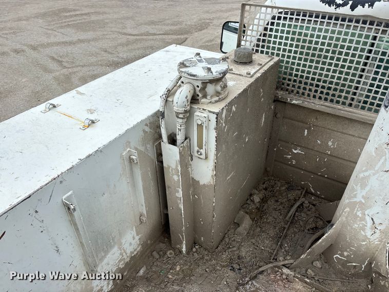 image for item FG0382 1996 Chevrolet C3500 bucket truck
