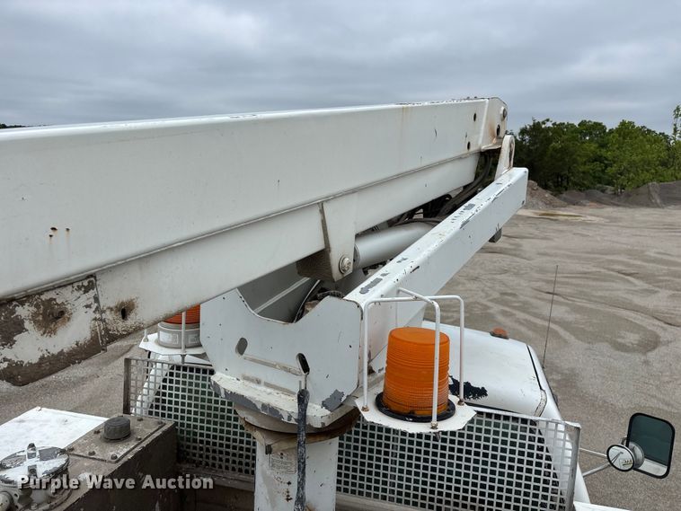 image for item FG0382 1996 Chevrolet C3500 bucket truck